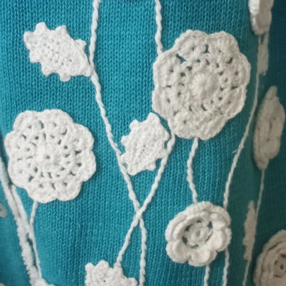 Vintage NWT Arriviste Knit Cardigan with Crochet Flowers size L - Picture 3 of 5
